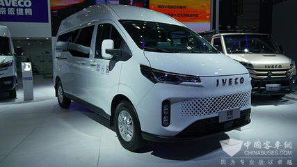 依维柯携多款车型登陆西安车展再掀热潮，何以被众多车友青睐？